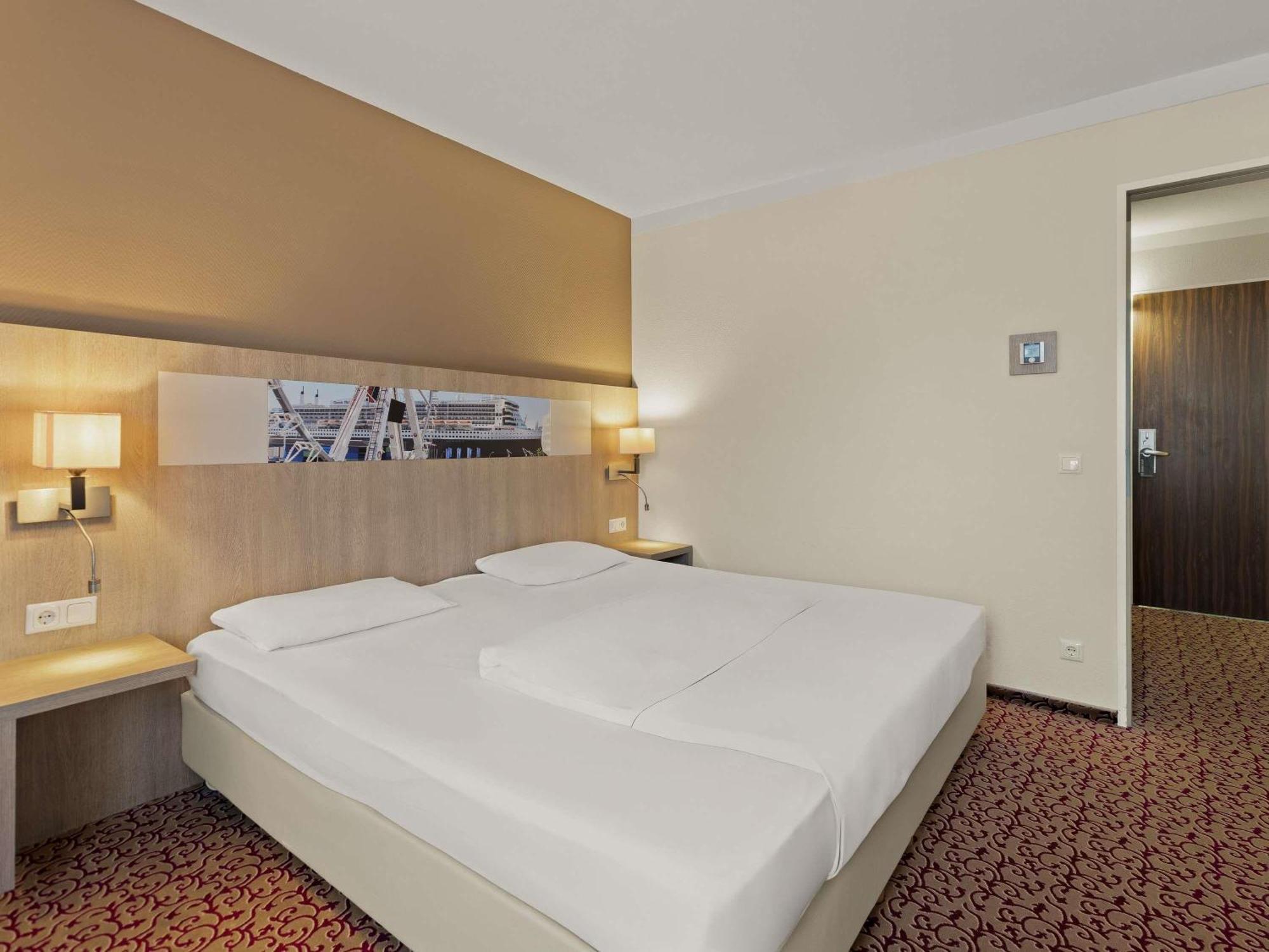 Standard  Double Room with Street View,1742595368:JPEG